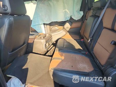 Zdjęcie 10 z 13 samochodu: 2021 CHEVROLET SILVERADO K3500 HIGH COUNTRY VIN:1GC4YVEY5MF116707 - miniatura