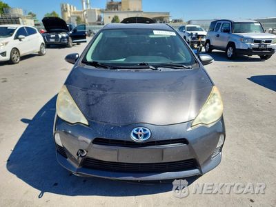 Piąte zdjęcie samochodu w środku: 2012 TOYOTA PRIUS C THREE VIN:JTDKDTB33C1008016 - miniatura