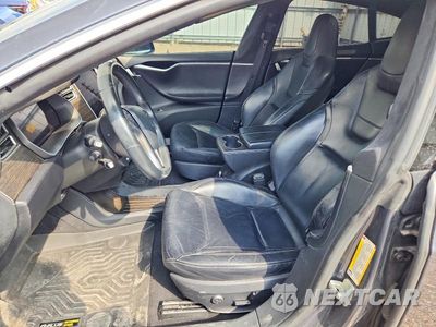 Zdjęcie 7 z 12 samochodu: 2014 TESLA MODEL S VIN:5YJSA1H21EFP63932 - miniatura