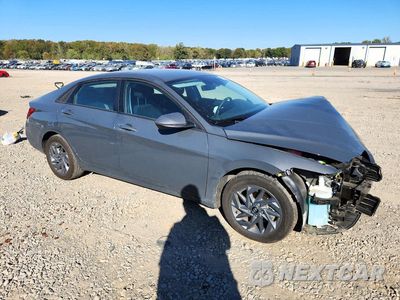 Czwarte zdjęcie samochodu z boku: 2025 HYUNDAI ELANTRA HYBRID BLUE VIN:KMHLM4DJXSU158641 - miniatura