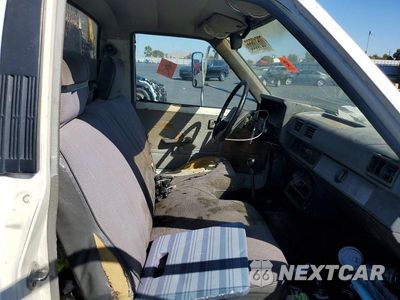 Zdjęcie 10 z 12 samochodu: 1988 TOYOTA PICKUP CAB CHASSIS RN75 VIN:JT5RN75T4J0024092 - miniatura