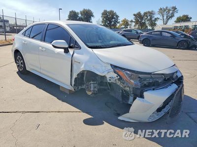 Czwarte zdjęcie samochodu z boku: 2020 TOYOTA COROLLA LE VIN:JTDEBRBE0LJ019059 - miniatura