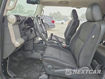 Zdjęcie 7 z 13 samochodu: 2014 TOYOTA FJ CRUISER BASE VIN:JTEZU4BF9EK013910 - miniatura