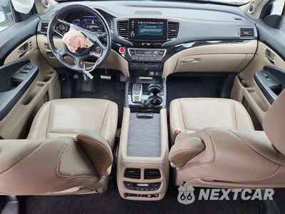 Zdjęcie 8 z 13 samochodu: 2019 HONDA PILOT TOURING VIN:5FNYF5H62KB001839 - miniatura