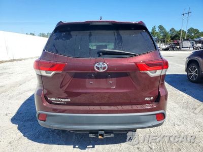 Zdjęcie 6 z 13 samochodu: 2019 TOYOTA HIGHLANDER XLE VIN:5TDKZRFHXKS354740 - miniatura
