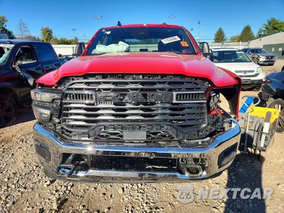 Piąte zdjęcie samochodu w środku: 2026 RAM 2500 BIG HORN VIN:3C6UR5DJ9TG299339 - miniatura