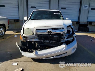 Piąte zdjęcie samochodu w środku: 2005 TOYOTA SEQUOIA SR5 VIN:5TDZT34A95S255883 - miniatura