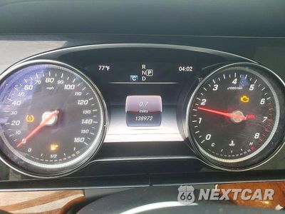 Zdjęcie 9 z 12 samochodu: 2018 MERCEDES-BENZ E 300 VIN:WDDZF4JB4JA487945 - miniatura
