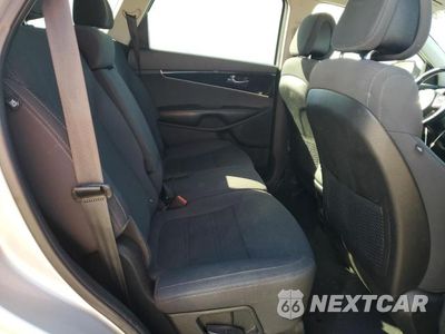 Zdjęcie 11 z 13 samochodu: 2016 KIA SORENTO LX VIN:5XYPG4A32GG037386 - miniatura