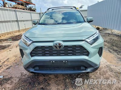 Piąte zdjęcie samochodu w środku: 2023 TOYOTA RAV4 XLE VIN:JTMW1RFV4PD113466 - miniatura