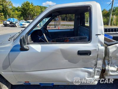 Zdjęcie 7 z 12 samochodu: 1991 TOYOTA PICKUP 1/2 TON SHORT WHEELBASE VIN:JT4RN81A6M5120599 - miniatura