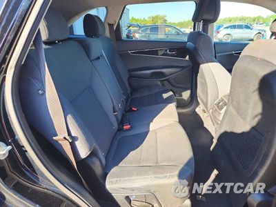 Zdjęcie 11 z 13 samochodu: 2016 KIA SORENTO LX V6 VIN:5XYPG4A50GG177163 - miniatura