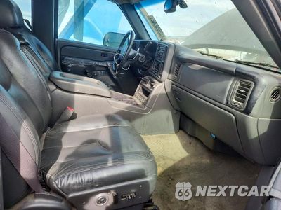 Zdjęcie 7 z 13 samochodu: 2005 CHEVROLET SILVERADO K2500 HEAVY DUTY VIN:1GCHK23205F820153 - miniatura