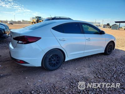 Trzecie zdjęcie samochodu z tyłu: 2019 HYUNDAI ELANTRA SE VIN:5NPD74LF4KH449465 - miniatura