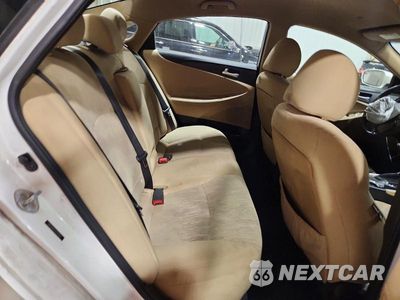 Zdjęcie 10 z 13 samochodu: 2012 HYUNDAI SONATA GLS VIN:5NPEB4AC2CH430507 - miniatura