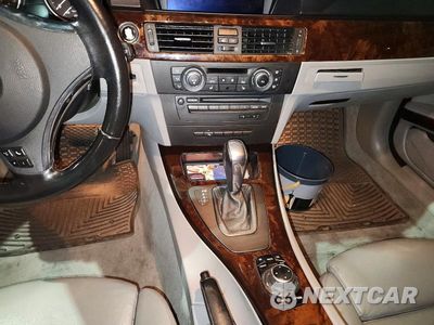 Zdjęcie 8 z 14 samochodu: 2011 BMW 335 I VIN:WBADX7C58BE581408 - miniatura
