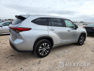 Trzecie zdjęcie samochodu z tyłu: 2020 TOYOTA HIGHLANDER XLE VIN:5TDGZRBH1LS502917 - miniatura