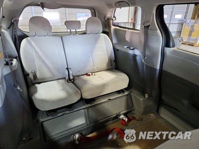 Zdjęcie 11 z 14 samochodu: 2011 TOYOTA SIENNA LE VIN:5TDKK3DC1BS127459 - miniatura
