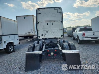 Zdjęcie 6 z 14 samochodu: 2018 FREIGHTLINER CASCADIA 125 SEMI TRUCK VIN:3AKJGLDR9JDJV8624 - miniatura