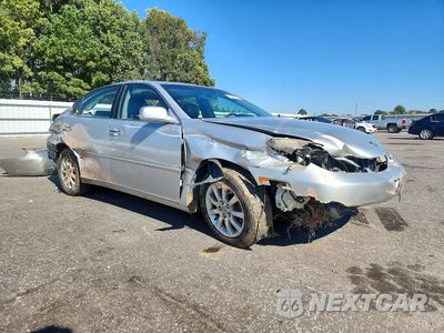 Czwarte zdjęcie samochodu z boku: 2002 LEXUS ES 300 VIN:JTHBF30G425035635 - miniatura