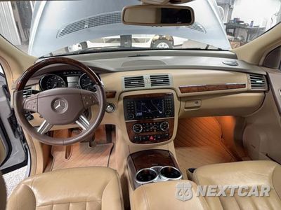 Zdjęcie 14 z 14 samochodu: 2006 MERCEDES-BENZ R 500 VIN:4JGCB75EX6A009484 - miniatura