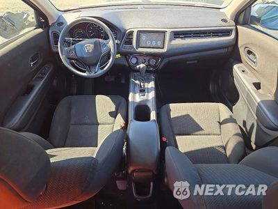 Zdjęcie 8 z 13 samochodu: 2018 HONDA HR-V LX VIN:3CZRU5H30JG704701 - miniatura