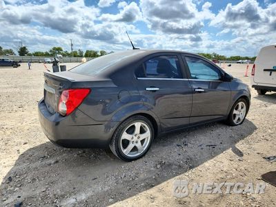 Trzecie zdjęcie samochodu z tyłu: 2013 CHEVROLET SONIC LTZ VIN:1G1JE5SB9D4186761 - miniatura