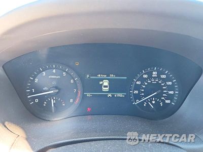 Zdjęcie 9 z 12 samochodu: 2018 GENESIS G80 3.8 VIN:KMHGN4JE1JU284956 - miniatura