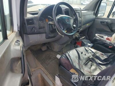 Zdjęcie 8 z 13 samochodu: 2014 MERCEDES-BENZ SPRINTER 2500 VIN:WD3PE7CC1E5849914 - miniatura