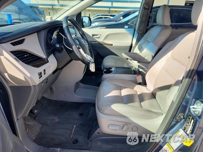 Zdjęcie 7 z 13 samochodu: 2016 TOYOTA SIENNA VIN:5TDYK3DC4GS700226 - miniatura