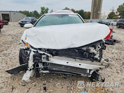 Piąte zdjęcie samochodu w środku: 2018 TOYOTA CAMRY 4WD VIN:4T1B11HK4JU125977 - miniatura