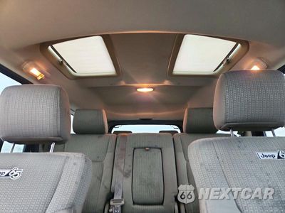 Zdjęcie 10 z 13 samochodu: 2006 JEEP COMMANDER VIN:1J8HG48K86C356773 - miniatura