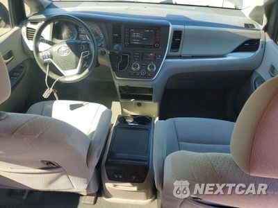 Zdjęcie 8 z 13 samochodu: 2020 TOYOTA SIENNA LE VIN:5TDKZ3DC3LS064636 - miniatura