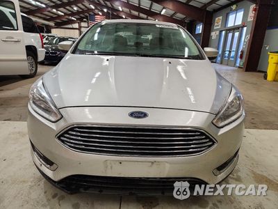 Piąte zdjęcie samochodu w środku: 2018 FORD FOCUS TITANIUM VIN:1FADP3J24JL261748 - miniatura
