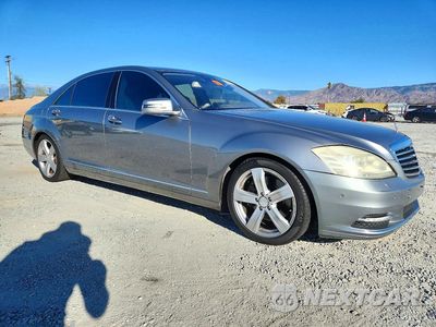 Czwarte zdjęcie samochodu z boku: 2011 MERCEDES-BENZ S 550 VIN:WDDNG7BB0BA396927 - miniatura
