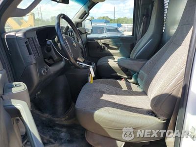 Zdjęcie 7 z 12 samochodu: 2018 CHEVROLET EXPRESS 2500 DELIVERY VAN VIN:1GCWGAFG1J1343024 - miniatura