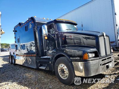 Czwarte zdjęcie samochodu z boku: 1999 KENWORTH T600 SEMI TRUCK VIN:1XKADB9X9XR797525 - miniatura