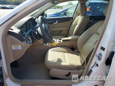 Zdjęcie 7 z 12 samochodu: 2013 MERCEDES-BENZ C 300 4MATIC VIN:WDDGF8AB6DG130704 - miniatura
