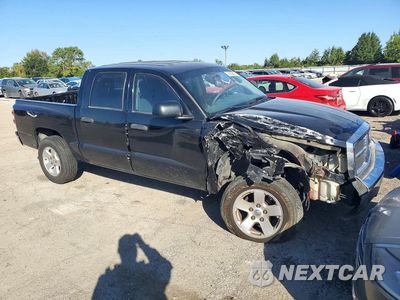 Czwarte zdjęcie samochodu z boku: 2005 DODGE DAKOTA QUAD SLT VIN:1D7HE48N45S365519 - miniatura