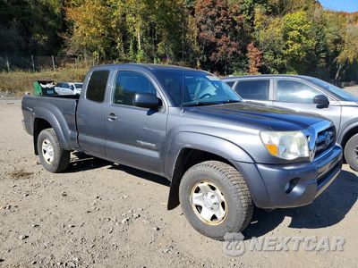Czwarte zdjęcie samochodu z boku: 2010 TOYOTA TACOMA V6 VIN:5TEUU4EN6AZ685608 - miniatura