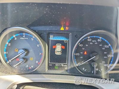 Zdjęcie 9 z 13 samochodu: 2017 TOYOTA RAV4 LE VIN:JTMBFREV7HJ171429 - miniatura