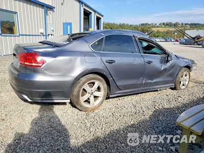 Trzecie zdjęcie samochodu z tyłu: 2013 VOLKSWAGEN PASSAT SE VIN:1VWBP7A33DC063858 - miniatura