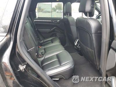 Zdjęcie 11 z 13 samochodu: 2017 PORSCHE CAYENNE VIN:WP1AA2A27HKA81932 - miniatura
