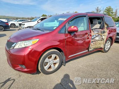 2017 TOYOTA SIENNA LE 5TDKZ3DC9HS884520 - główne zdjęcie licytacji z USA - miniatura