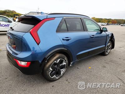 Trzecie zdjęcie samochodu z tyłu: 2023 KIA NIRO WIND VIN:KNDCR3L17P5053574 - miniatura