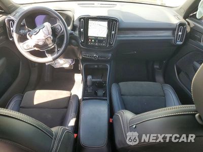 Zdjęcie 8 z 13 samochodu: 2022 VOLVO XC40 P8 RECHARGE ULTIMATE VIN:YV4ED3UB4N2693137 - miniatura
