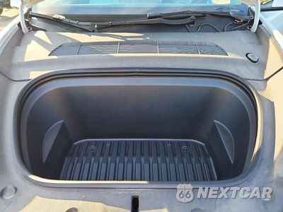 Zdjęcie 12 z 14 samochodu: 2023 TESLA MODEL Y VIN:7SAYGDEE5PA118647 - miniatura