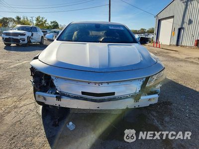 Piąte zdjęcie samochodu w środku: 2018 CHEVROLET IMPALA LT VIN:2G1105S37J9121875 - miniatura