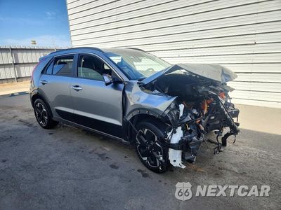 Czwarte zdjęcie samochodu z boku: 2024 KIA NIRO WIND VIN:KNDCR3L19R5097840 - miniatura