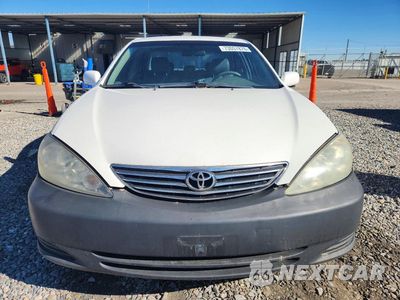 Piąte zdjęcie samochodu w środku: 2005 TOYOTA CAMRY LE VIN:4T1BE32K95U427263 - miniatura